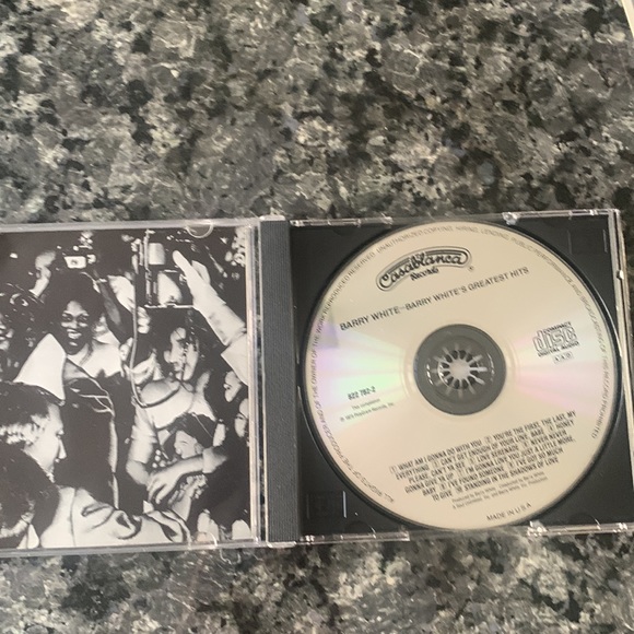 3 for $15 bundle CD Barry White’s Greatest Hits - Picture 3 of 3
